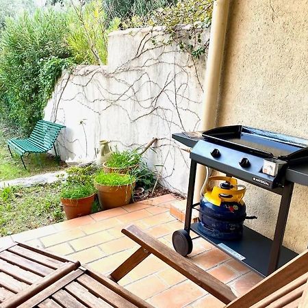 شقة Le Corton - 45M2 - Parking - Jardin - Wifi كاسيس المظهر الخارجي الصورة