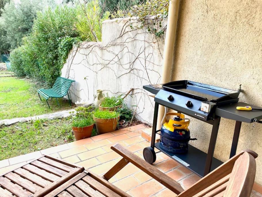 شقة Le Corton - 45M2 - Parking - Jardin - Wifi كاسيس المظهر الخارجي الصورة