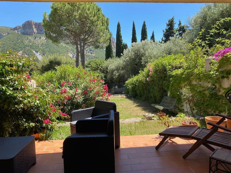 شقة Le Corton - 45M2 - Parking - Jardin - Wifi كاسيس المظهر الخارجي الصورة